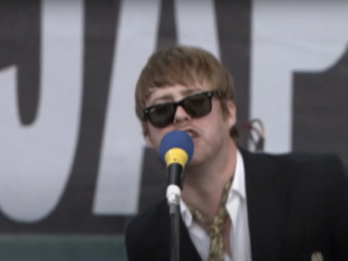 Kaiser Chiefs spelen in 2005 op Live 8 met I Predict A Riot