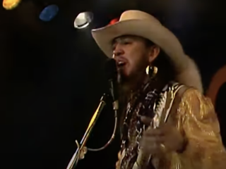 Stevie Ray Vaughan speelt denderende liveversie Pride And Joy in 1985