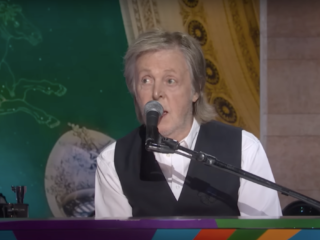 Paul McCartney verrast met zeldzame Beatles-medley bij SNL