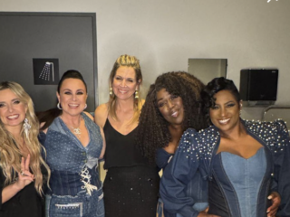 Koningin Máxima zingt enthousiast mee met Ladies of Soul