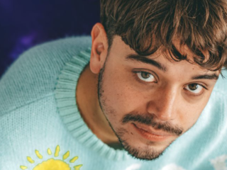 Quique ziet toekomst voor latinpop: 'Het mag hier wel wat zonniger klinken'