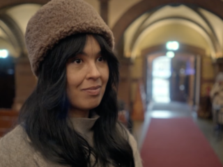 Maria Mena over Just Hold Me: 'Het moet pijn doen, dan weet je dat het echt is'