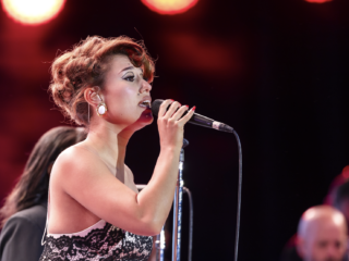 Luister hier naar This Music May Contain Hope, het nieuwste album van RAYE