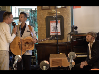 MARLON PICHEL & DANNY VERA SPELEN LIVE IN SPIJKERS MET KOPPEN