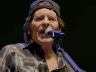 John Fogerty over Fortunate Son in Top 2000 a gogo
