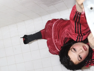Lola Young scoort met From Down Here de NPO Radio 2 TopSong