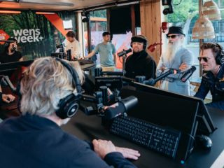 DI-RECT tijdens de NPO Radio 2 Wensweek voor KWF: 'Als iemand steun haalt uit je muziek is dat heel erg fijn'