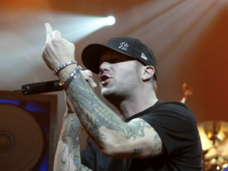 Ondanks negatieve reacties wordt Behind Blue Eyes van Limp Bizkit toch een succes
