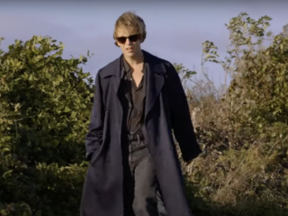 Black Friday: een gekwelde Tom Odell stoort zich aan koopwoede en overconsumptie
