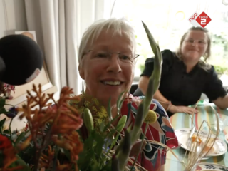 Jeroen zet zijn vrouw in het zonnetje met bosje bloemen: ‘Zonder haar lukt het niet’