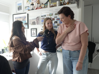Annemieke verrast haar gezin met kaarten voor Concert at SEA: ‘Blij dat jullie er voor mij zijn’