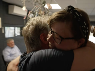 Miranda verrast met weekendje weg met haar 3 kinderen: ‘Doet me heel veel’