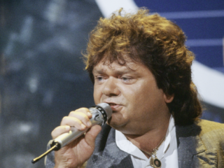 Hoe De Vlieger van André Hazes letterlijk omhoog steeg bij luisteraars
