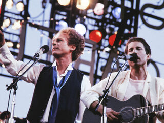 Met Bridge over Troubled Water zwaaien Simon & Garfunkel groots uit