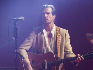 Son Mieux pakt TopSong met catchy nieuwe single Multicolor