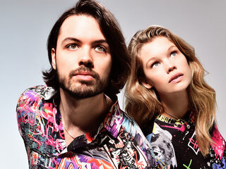 Oud-Beatles producent inspireert titel Out of Tune van debuutalbum Kafka