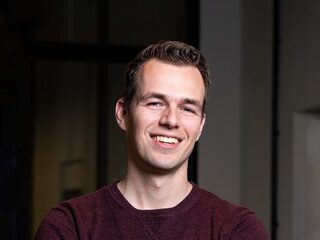 Songlines producer Chantal Schouten interviewt schrijver Louis Zantema