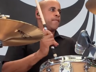 Hoe Sterling Campbell zijn droom liet uitkomen en drummer van David Bowie werd