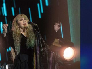 Stevie Nicks en Eddie Vedder eren Tom Petty met uitvoering Stop Draggin' My Heart Around