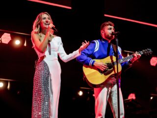 Suzan & Freek laten de zon schijnen met TopSong Nooit Meer Regen