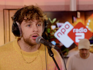 Tom Grennan speelt nieuwe single All These Nights bij Jan-Willem Start Op!