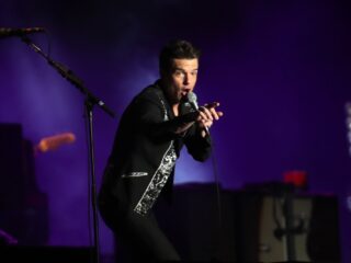 Beluister de dansbare nieuwe single boy van The Killers