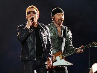 U2 steekt nummers in een nieuw jasje op album Songs of Surrender