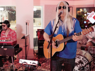 Young Gun Silver Fox live met gloednieuwe Tip of the Flame