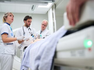 Ziekenhuispersoneel stelt ultimatum: 'We willen fatsoenlijke vergoeding'