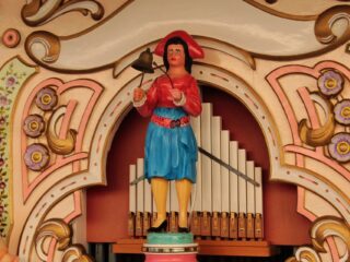 Teun Castelein protesteert met draaiorgels voor Russische ambassade: 'Alles helpt'