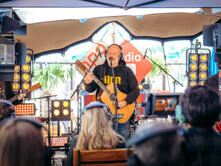 Muziekcafé XL live vanaf het nieuwe festival HIER