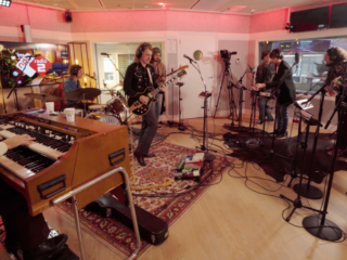 DeWolff laat Heart Stopping Kind Of Show week voor release live horen