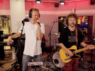 Diggy Dex schreef ex-TopSong Allermeest terwijl hij alleen op pad was