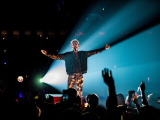 Duncan Laurence treedt op tijdens finale Eurovisie Songfestival