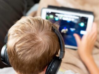 Dokter Felicia over gehoorschade: 'Over vijf jaar wordt er een golf verwacht'