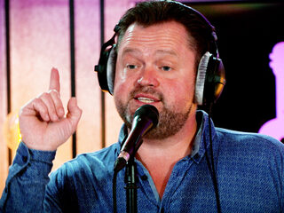 Frans Duijts doet het even anders: zo klinkt Nog Eentje Dan in een FraGiele versie