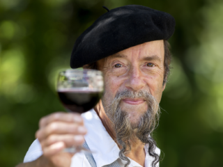 Ilja Gort kocht wijnchateau na horen Beat It