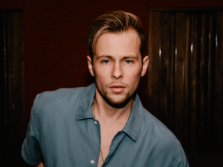 Jack Jarryd over debuutalbum Velvet Hour: 'Ik wil het publiek meenemen in die rollercoaster'