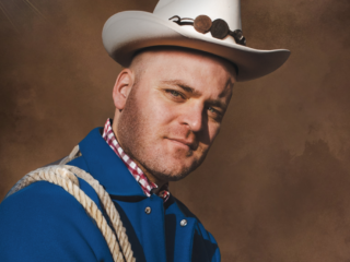 Leon Moorman primeurt Beyoncé-cover en plattelandsode Hier In 't Oosten