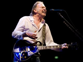 Neil Young na bijna vier jaar terug op de bühne