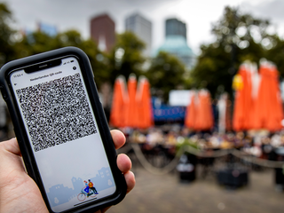 Journalist Arno Wellens: 'Coronapas? Jaren geleden al besluit voor Europees digitaal paspoort'