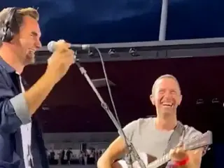 Tennislegende Roger Federer zingt nummer samen met Coldplay