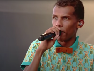 Stromae verzorgt levend schouwspel met Papaoutai op Pinkpop 2014