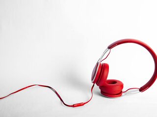 Maak kans op een koptelefoon tijdens de Week van de Podcast