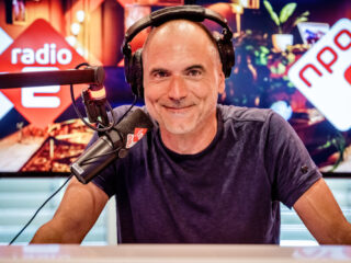 Speel de Top 2000 Pubquiz met Leo Blokhuis