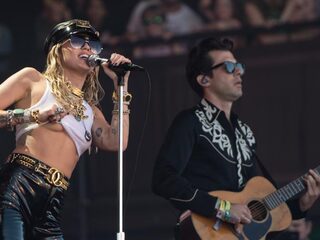 Miley Cyrus en Mark Ronson brengen nieuw nummer uit