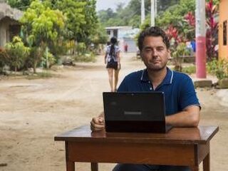 Rik van de Westelaken over zijn nieuwe rol als presentator van "Wie is de Mol?"