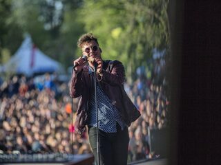Top Song voor Handsome Poets