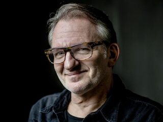 Rob Stenders ondervraagt Jeroen van Inkel over zijn radiocarrière