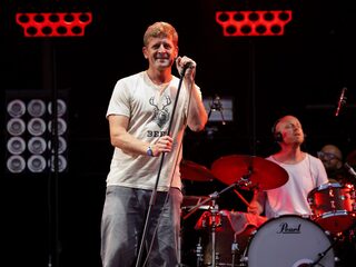Racoon neemt 'Het Is Al Laat Toch' in één keer op tijdens Vinyl Friday